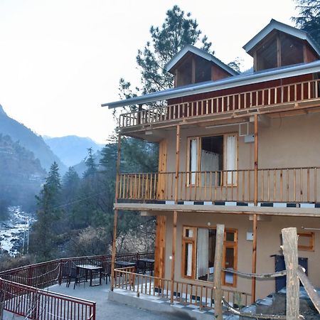 The Fiza Retreat Tirthan Banjār Extérieur photo